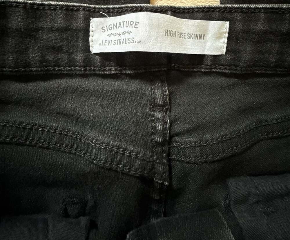 Signature by Levi Strauss & Co. High Rise Skinny Size 10L W30 L32 Black Jeans - Picture 4 of 6